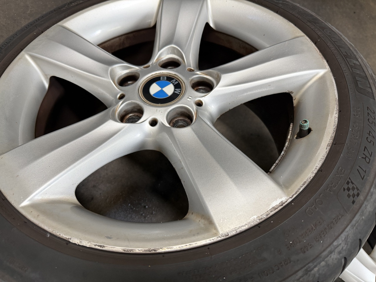 BMW e46 325i 323i 17 x 8 Alloy Wheels W/ Tires 6758987