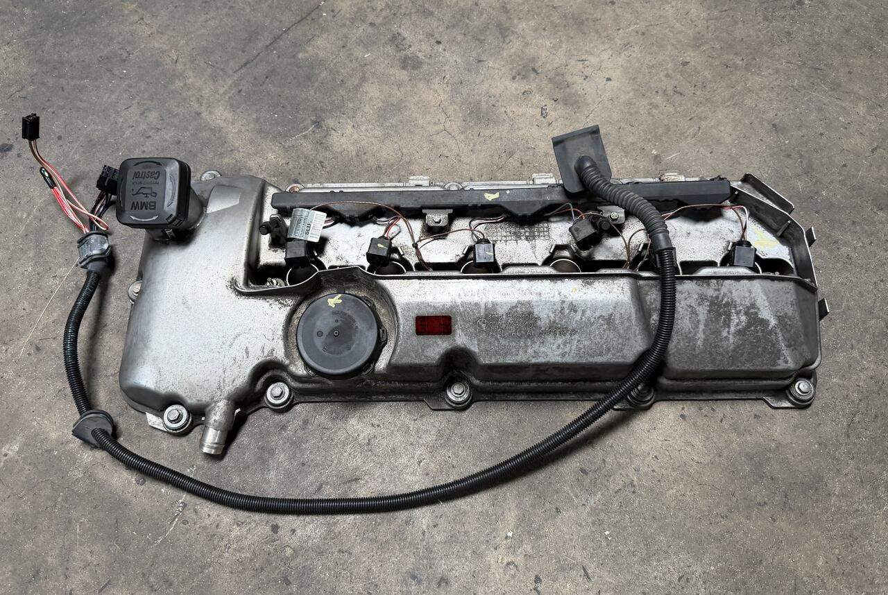 ALUMINUM VALVE COVER BMW E46 325i 325ci SULEV