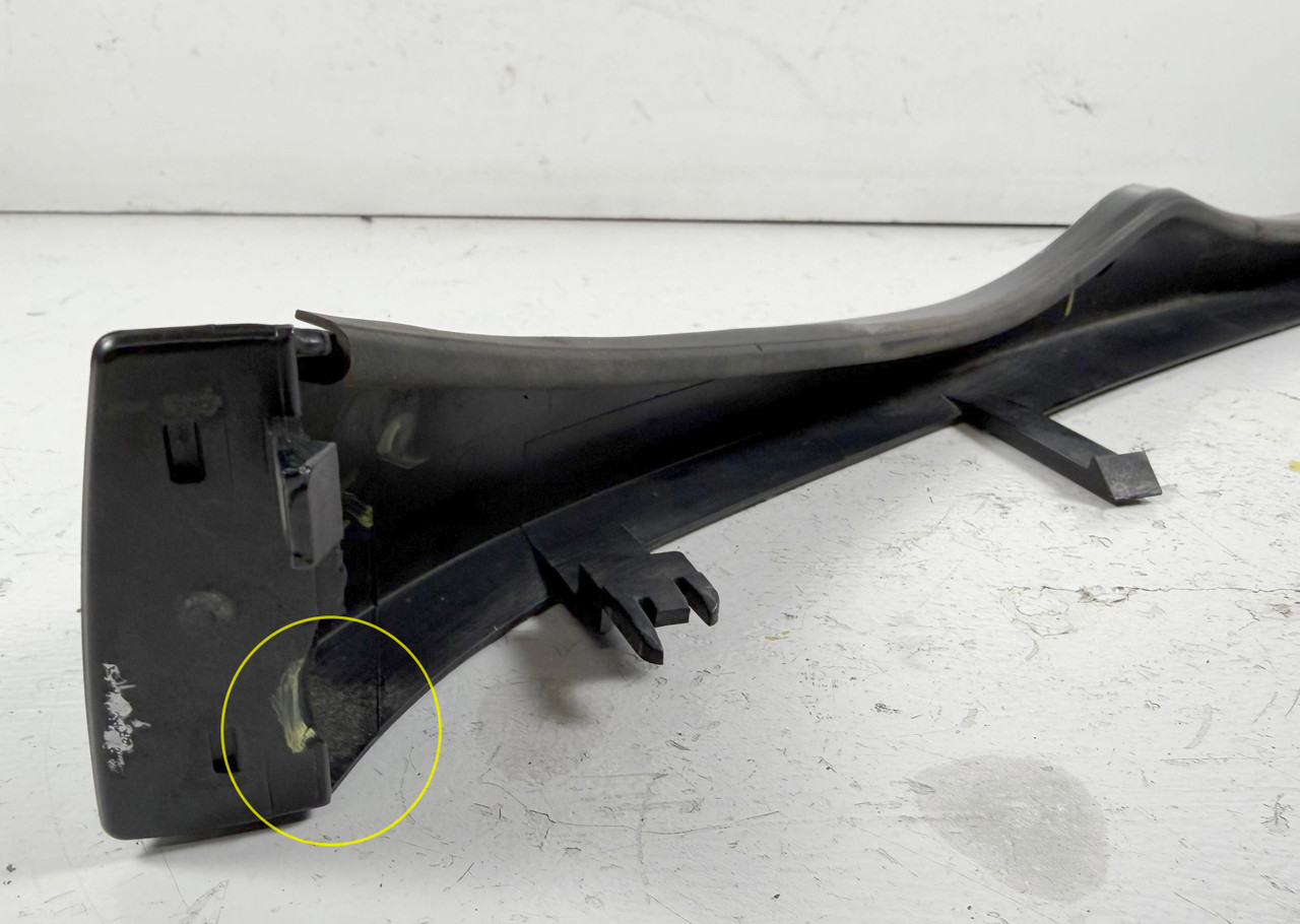2002-05 BMW E46 330i 325i DRIVER HEADLIGHT LOWER TRIM 7030553