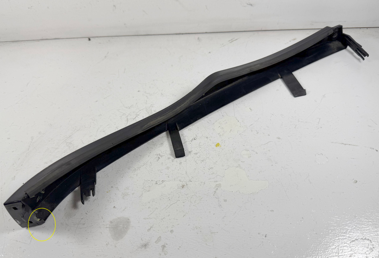 2002-05 BMW E46 330i 325i DRIVER HEADLIGHT LOWER TRIM 7030553