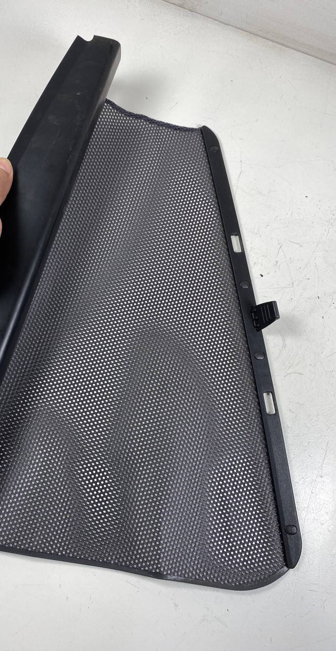 199903 BMW E39 540i 528i TOURING PASSENGER REAR WINDOW SUN SHADE