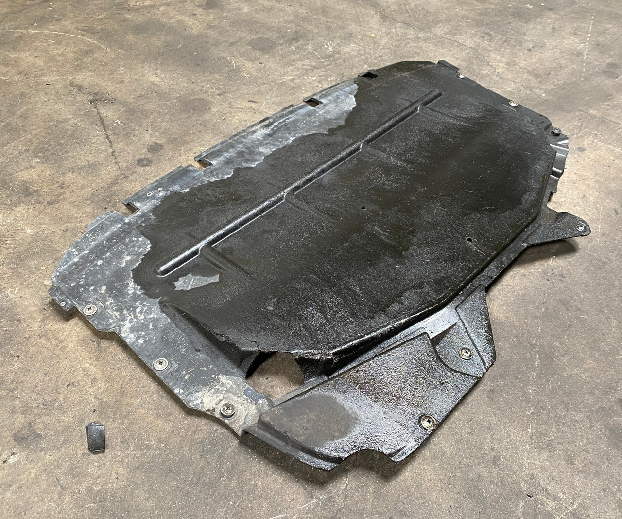 1999-03 BMW E39 530i 528i 525i FRONT BELLY PAN ENGINE UNDERTRAY SHIELD  8159980