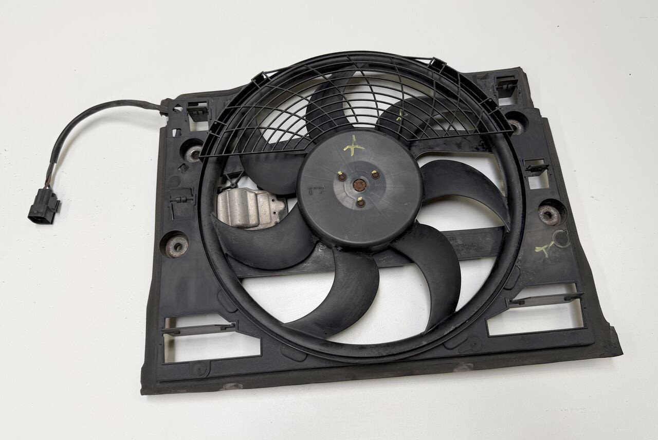 BMW E46 330i 325i RADIATOR COOLING FAN 330ci 325ci 6922670
