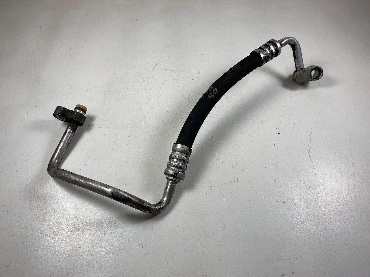 2004-05 BMW e60 530i 525i A/C Compressor Condenser Pressure Hose 2349821