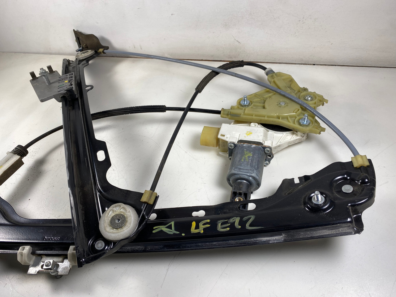 2007-13 BMW e92 335i 328i DRIVER FRONT WINDOW REGULATOR 7193455