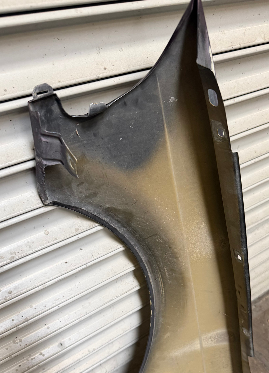 PASSENGER FENDER 1999-03 BMW E46 330ci 325ci 323ci 8241440