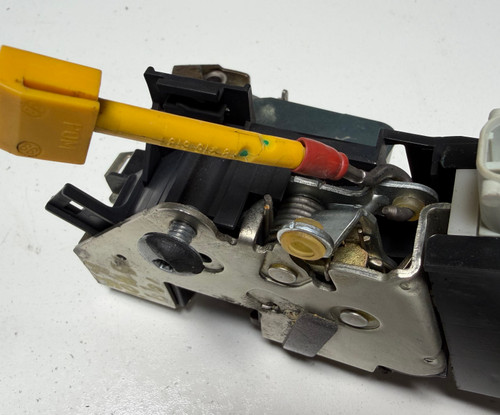 PASSENGER FRONT DOOR LOCK LATCH BMW E39 M5 540i 530i 525i