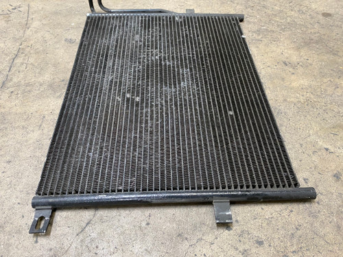 2001-05 BMW e46 3-SERIES  A/C AIR CONDITIONER CONDENSER 8377614