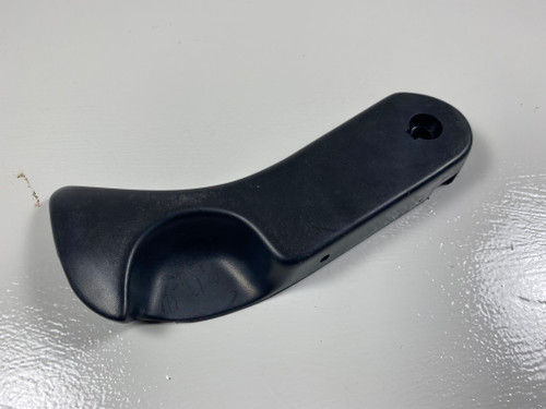 BMW e39 M5 540i 530i 525i HOOD RELEASE HANDLE OEM 8226621