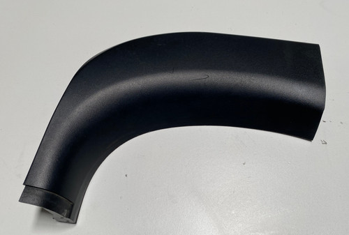 BMW E46 330 325 323 LOWER PASSENGER SIDE KICK PANEL 8220010