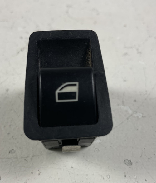 BMW E46 330i 325i REAR WINDOW REGULATOR CONTROL SWITCH BUTTON 8368921 BMW E46 330i 325i REAR WINDOW REGULATOR CONTROL SWITCH BUTTON 8368921