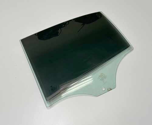 2006-11 BMW e90 335i 328i DRIVER REAR WINDOW GLASS 7060267