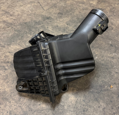 BMW F10 528i N20 ENGINE AIR INTAKE FILTER BOX 7612014