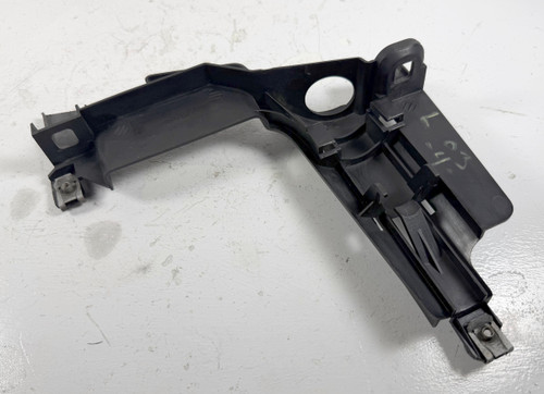 BMW E46 330i 325i DRIVER HEADLIGHT MOUNT BRACKET 1301073022