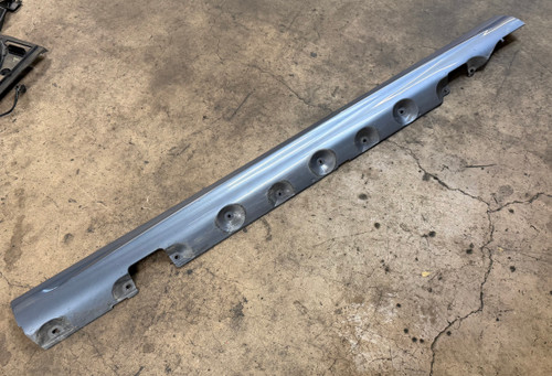 DRIVER SIDE SKIRT ROCKER PANEL BMW E46 330i 325i 8211943