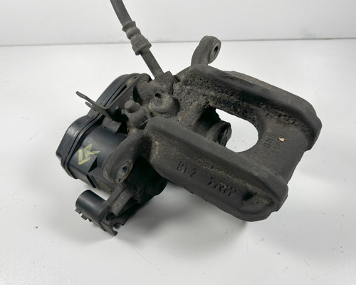 2012-16 BMW F10 528i 535i DRIVER REAR BRAKE CALIPER W/ ACTUATOR 6793041