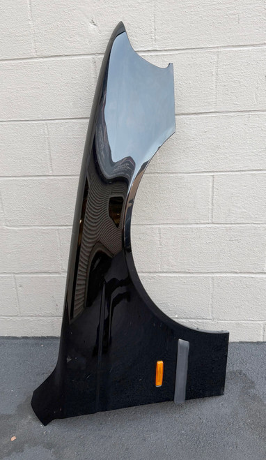 PASSENGER RIGHT FENDER SCHWARZ BMW E39 M5 540i 530i 525i