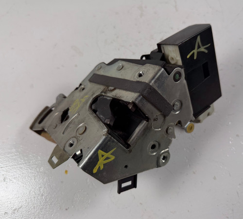 BMW E39 M5 540i 530i 528i 525i DRIVER FRONT DOOR LOCK LATCH 8235097