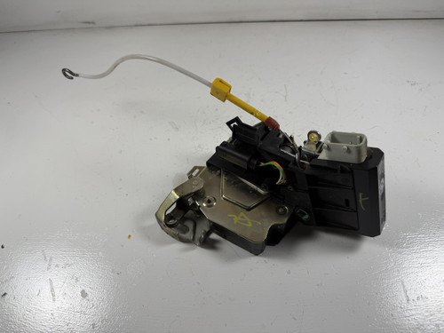 DRIVER FRONT DOOR LOCK LATCH BMW E39 M5 540i 530i 528i 525i 8235097