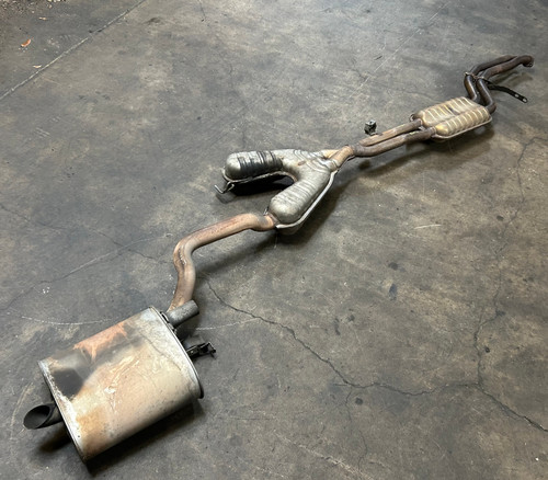 2001-03 BMW E39 530i 525i EXHAUST RESONATOR MUFFLER ASSEMBLY