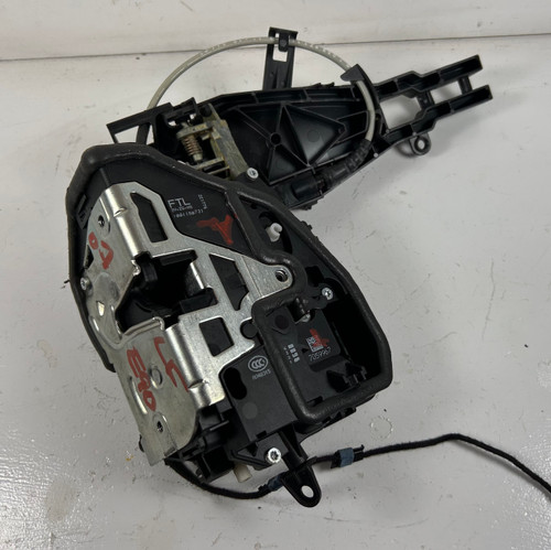 2006-07 BMW E90 335i 330i 328i DRIVER FRONT DOOR LOCK LATCH HANDLE CARRIER