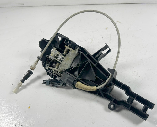 2006-07 BMW E90 335i 328i DRIVER REAR DOOR HANDLE CARRIER