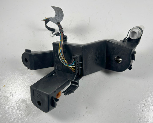 2004-07 BMW E60 5-SERIES DRIVER TAIL LIGHT LAMP BULB HOLDER 6923305