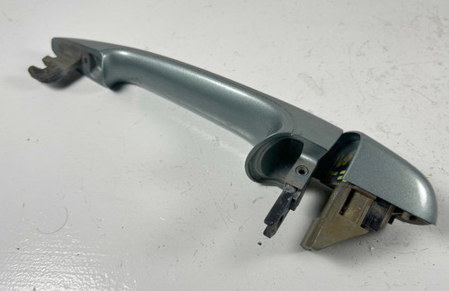 2001-05 BMW E46 M3 330 325 PASSENGER FRONT EXTERIOR DOOR HANDLE 7002272