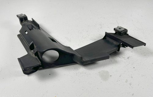 BMW E46 330 325 PASSENGER HEADLIGHT BRACKET 1301073018