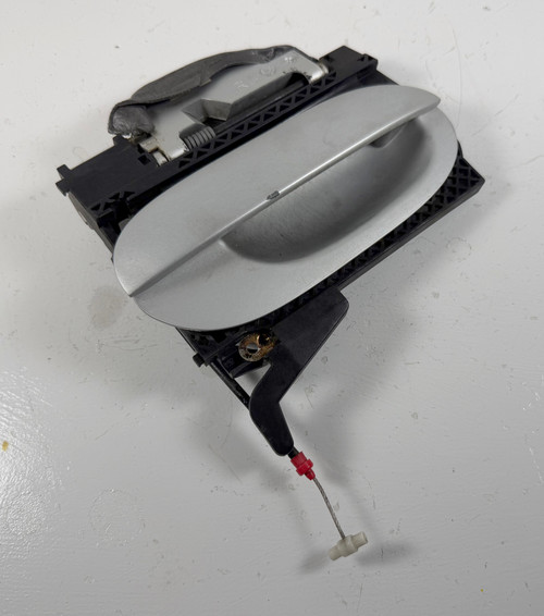 1997-00 BMW E39 M5 540i 528i PASSENGER FRONT DOOR HANDLE 8245462