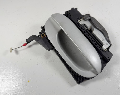 1997-00 BMW E39 M5 540i 528i PASSENGER FRONT DOOR HANDLE 8245462