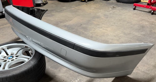 REAR BUMPER ASSEMBLY 1997-03 BMW E39 540i 528i 530i 525i