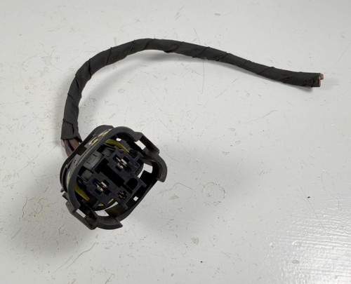 2008-10 BMW E60 550i 535i 528i COOLING FAN WIRE HARNESS