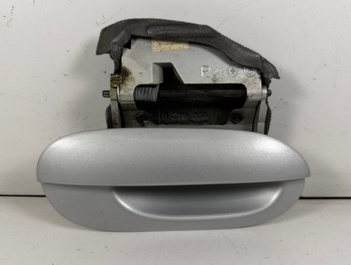 PASSENGER FRONT EXTERIOR DOOR HANDLE BMW E39 M5 540i 530i 525i