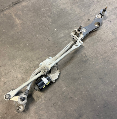 FRONT WINSHIELD WIPER LINKAGE BMW E60 550i 535i 528i 530i 7193995