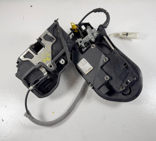 DRIVER FRONT DOOR LOCK LATCH HANDLE CARRIER 2008-10 BMW E60 550i 535i 528i