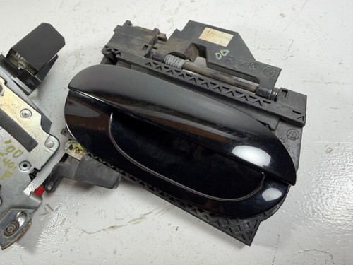 Passenger Front Door Lock Latch 1999-03 BMW E39 M5 540i 530i 528i 525i 8235102