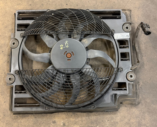 A/C CONDENSOR COOLING FAN 1997-98 BMW E39 540i 528i