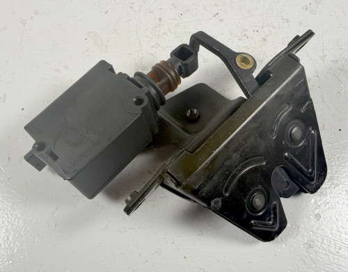 TRUNK LOCK LATCH ACTUATOR 1997-98  BMW E39 540i 528i 8172177