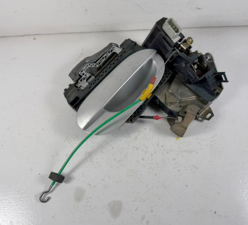 PASSENGER REAR EXTERIOR DOOR HANDLE w/ LOCK LATCH BMW E39 540i 530i 525i 8245466