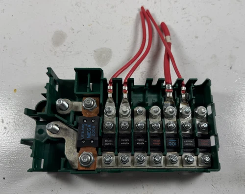 TRUNK BATTERY TERMINAL POWER BOX BMW E39 M5 540i 530i 525i BMW 8367768