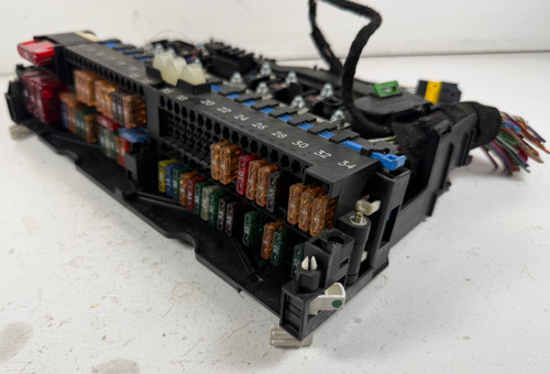 REAR GLOVE BOX DISTRIBUTION FUSE PANEL BMW e46 330 325 8364542