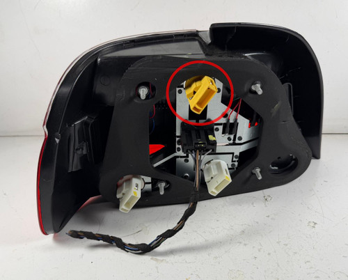 TAIL LIGHT YELLOW BULB SOCKET 2001-03 BMW E39 M5 540i 530i 525i 1379399