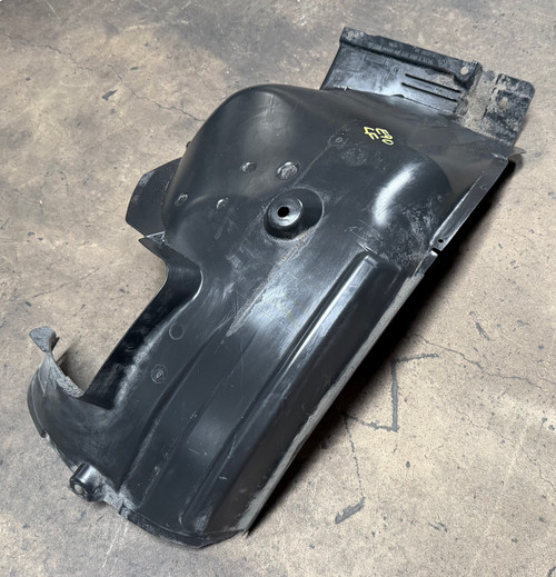 BMW E90 335i 328i DRIVER FRONT FENDER LINER WHEEL SPLASH SHIELD 7059377