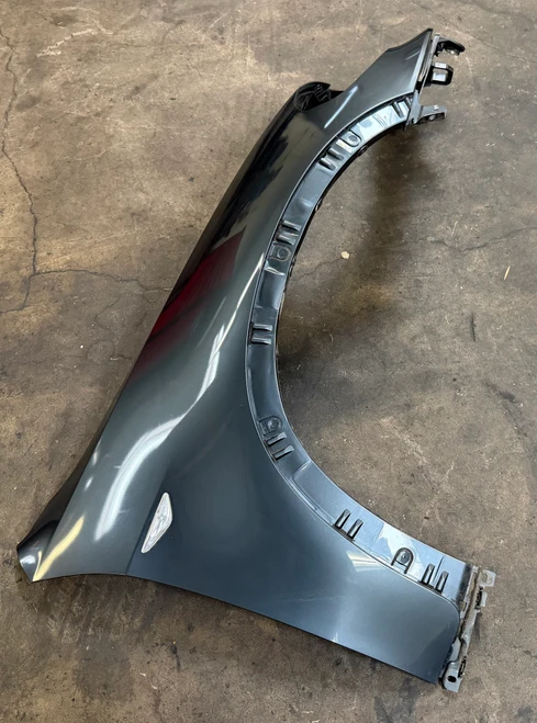 2012 BMW E70 X5 PASSENGER FENDER PLATINGRAU 7222992