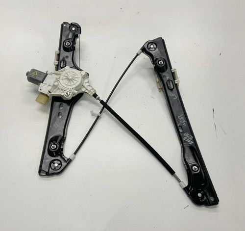 2006-11 BMW E90 335i 328i DRIVER FRONT WINDOW REGULATOR 7140587