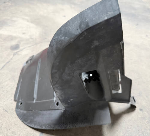 BMW E39 540i 528i PASSENGER LOWER SPLASH GUARD 8159426
