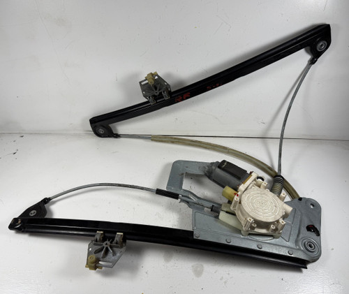 PASSENGER FRONT WINDOW REGULATOR BMW E39 540i 528i 8252392