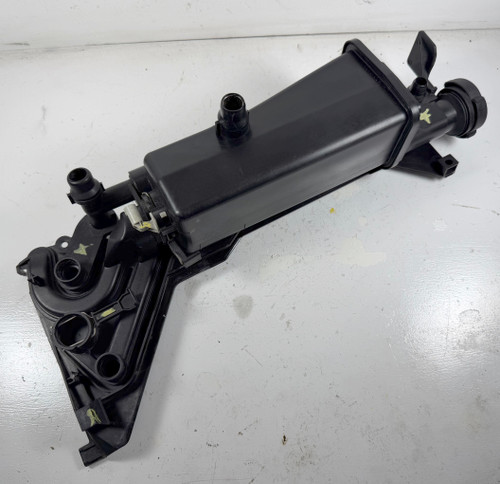 BMW E46 330 325 323 COOLANT EXPANSION TANK 1436251