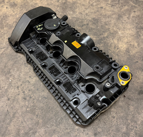 N62 ENGINE CYLINDER 5-8 VALVE COVER BMW e60 550i e63 650i 750i 7522160